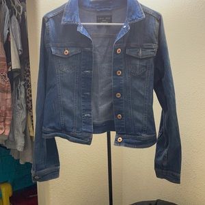 Casual jeans jacket.